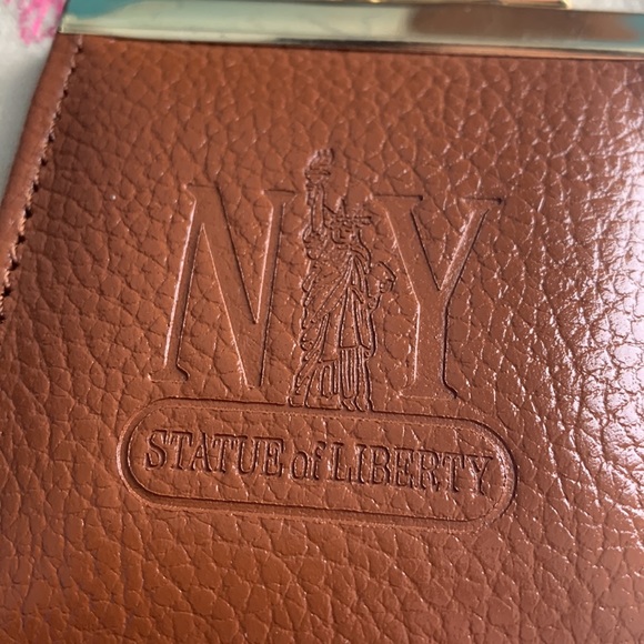 Statue of Liberty coin purse 🗽 - Picture 2 of 4